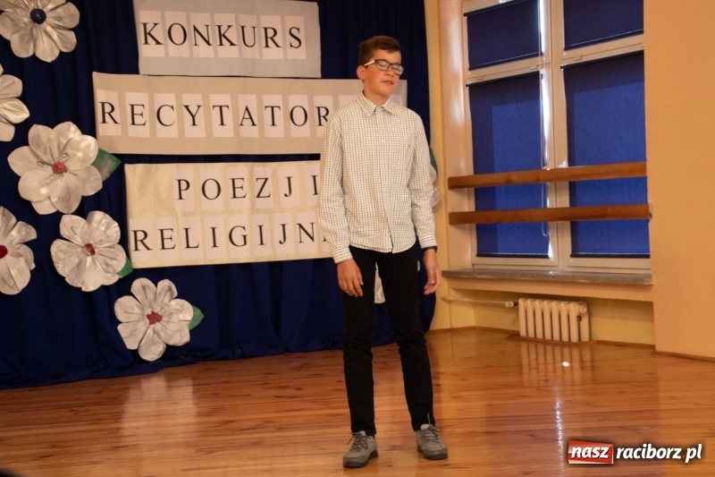 Zdjęcie w galerii na portalu naszraciborz.pl: Religijnie i metafizycznie - konkurs recytatorski w SP 18 wiadomości z regionu