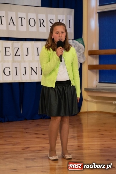Zdjęcie w galerii na portalu naszraciborz.pl: Religijnie i metafizycznie - konkurs recytatorski w SP 18 wiadomości z regionu