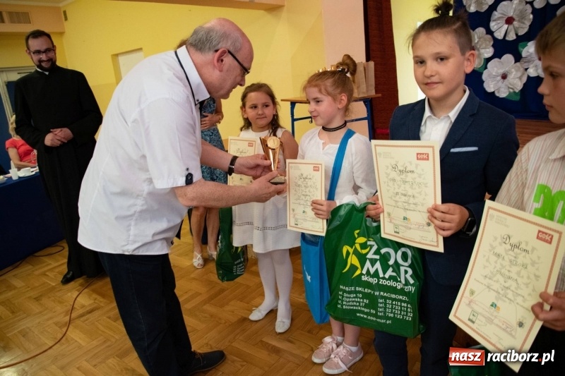 Zdjęcie w galerii na portalu naszraciborz.pl: Religijnie i metafizycznie - konkurs recytatorski w SP 18 wiadomości z regionu