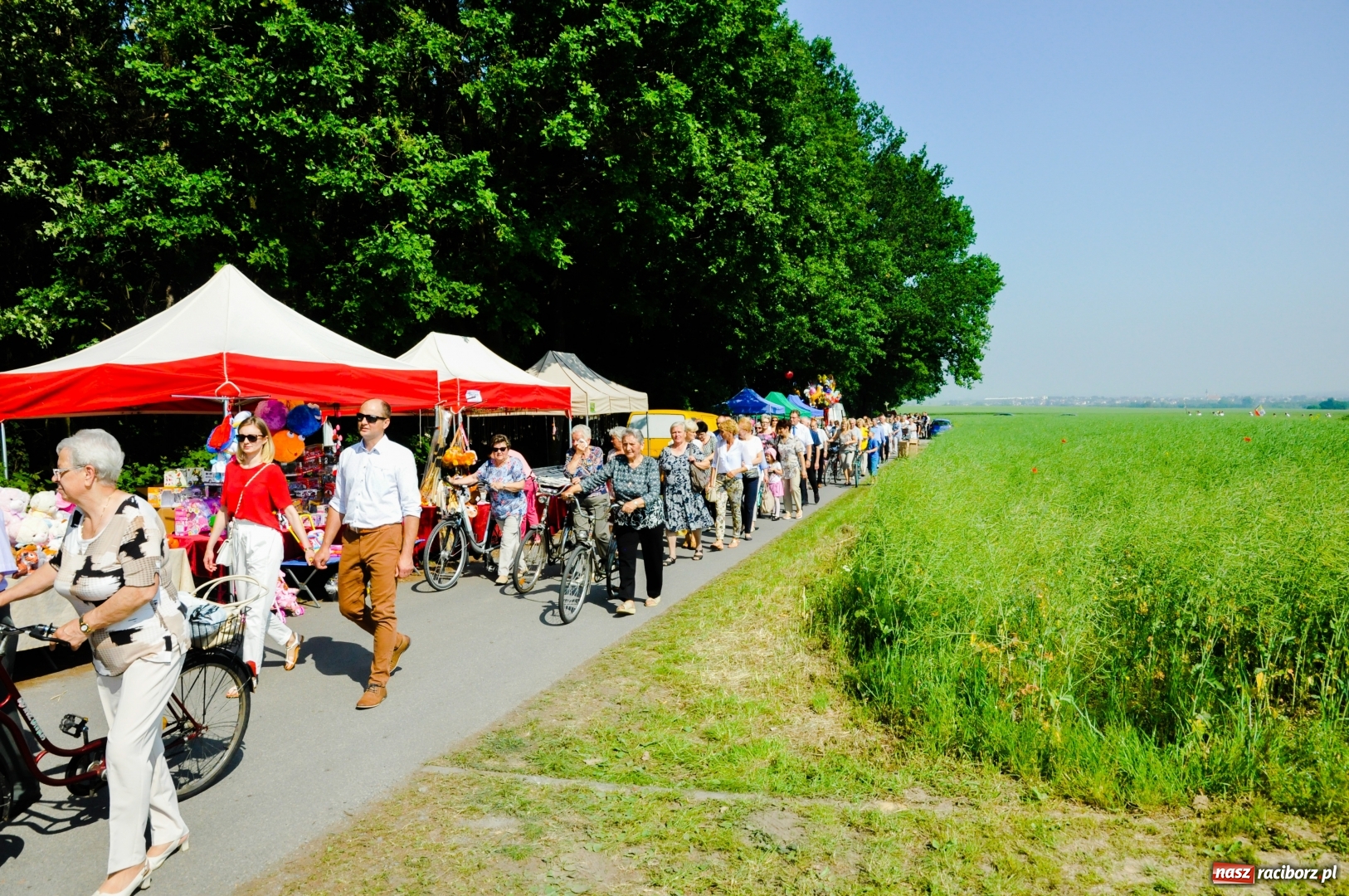 Zdjęcie w galerii na portalu naszraciborz.pl: Tworków. W gościnie u świętego Urbana wiadomości z regionu