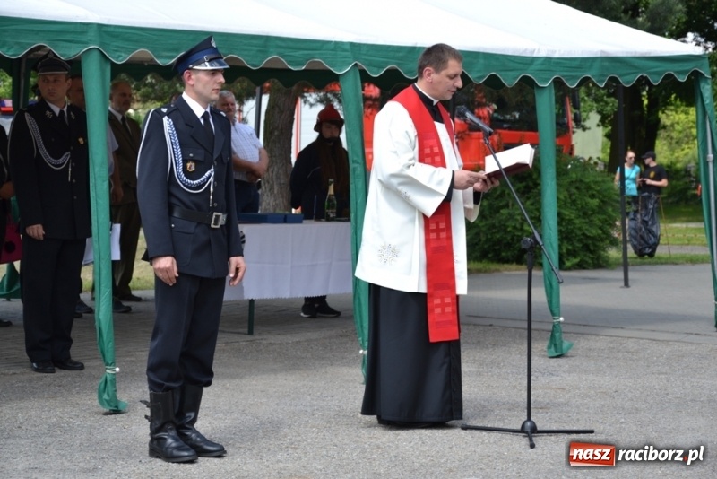 Zdjęcie w galerii na portalu naszraciborz.pl: Jankowice idą do przodu. Nowy wóz strażacki i zmodernizowany plac zabaw  wiadomości z regionu