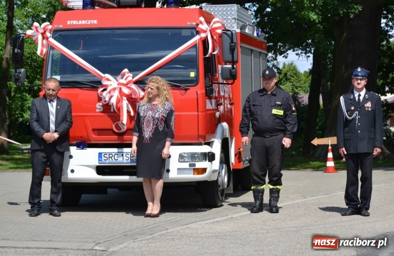 Zdjęcie w galerii na portalu naszraciborz.pl: Jankowice idą do przodu. Nowy wóz strażacki i zmodernizowany plac zabaw  wiadomości z regionu