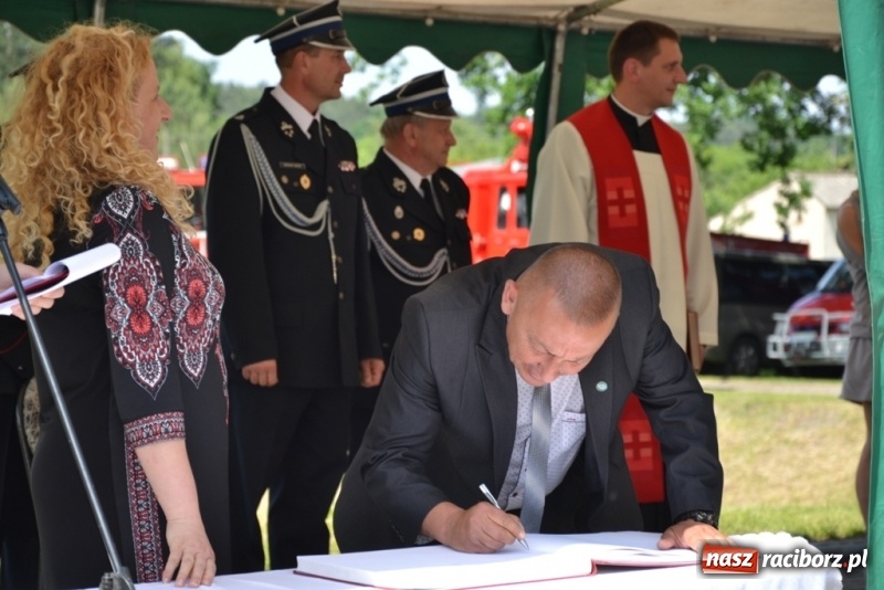 Zdjęcie w galerii na portalu naszraciborz.pl: Jankowice idą do przodu. Nowy wóz strażacki i zmodernizowany plac zabaw  wiadomości z regionu