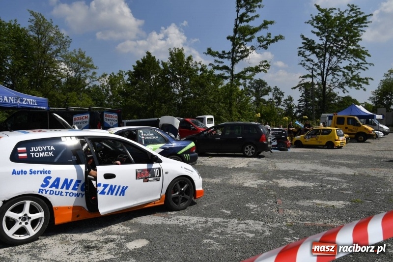Zdjęcie w galerii na portalu naszraciborz.pl: Zapach spalin o poranku, czyli samochodowy Rajd o Puchar Burmistrza Kuźni Raciborskiej FOTO i VIDEO wiadomości z regionu