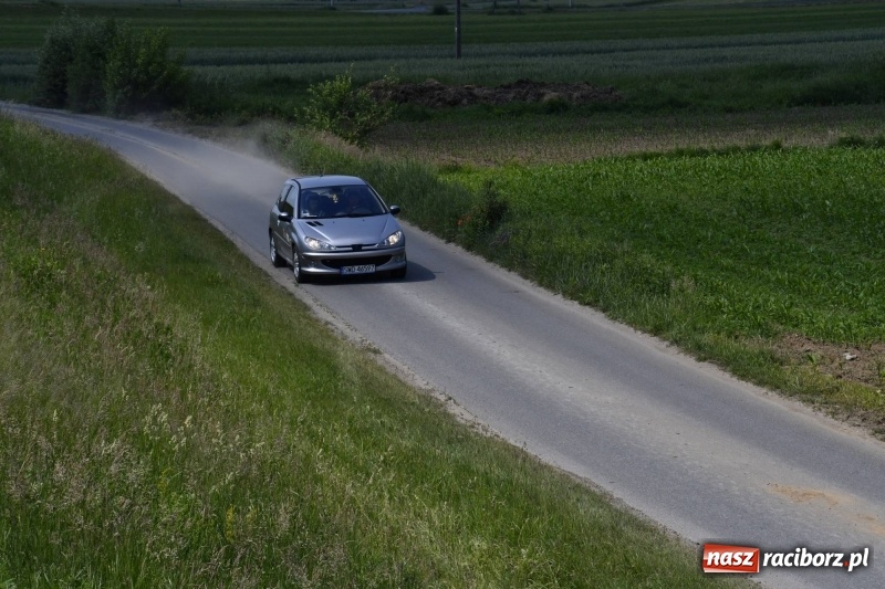 Zdjęcie w galerii na portalu naszraciborz.pl: Zapach spalin o poranku, czyli samochodowy Rajd o Puchar Burmistrza Kuźni Raciborskiej FOTO i VIDEO wiadomości z regionu