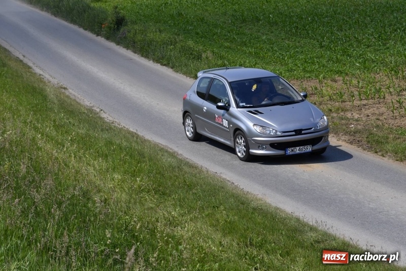 Zdjęcie w galerii na portalu naszraciborz.pl: Zapach spalin o poranku, czyli samochodowy Rajd o Puchar Burmistrza Kuźni Raciborskiej FOTO i VIDEO wiadomości z regionu