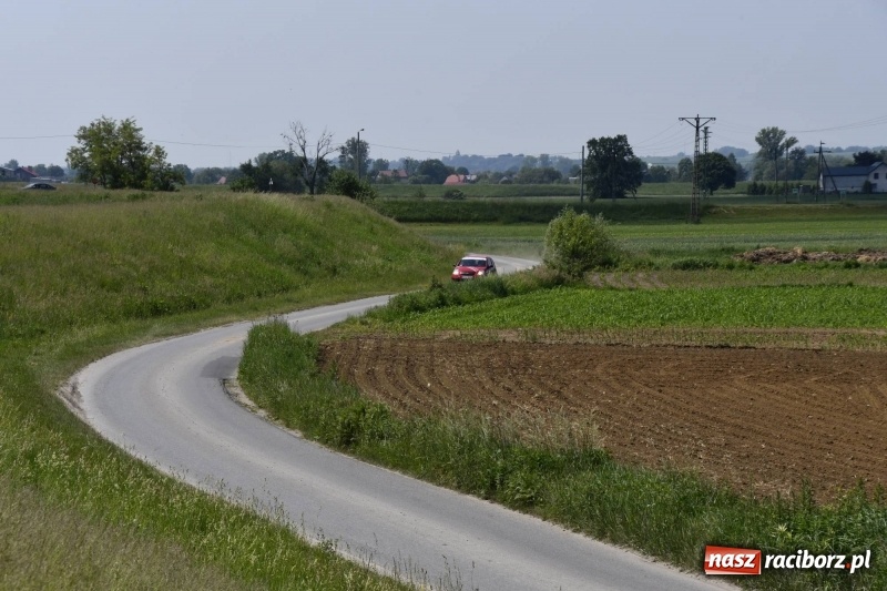 Zdjęcie w galerii na portalu naszraciborz.pl: Zapach spalin o poranku, czyli samochodowy Rajd o Puchar Burmistrza Kuźni Raciborskiej FOTO i VIDEO wiadomości z regionu