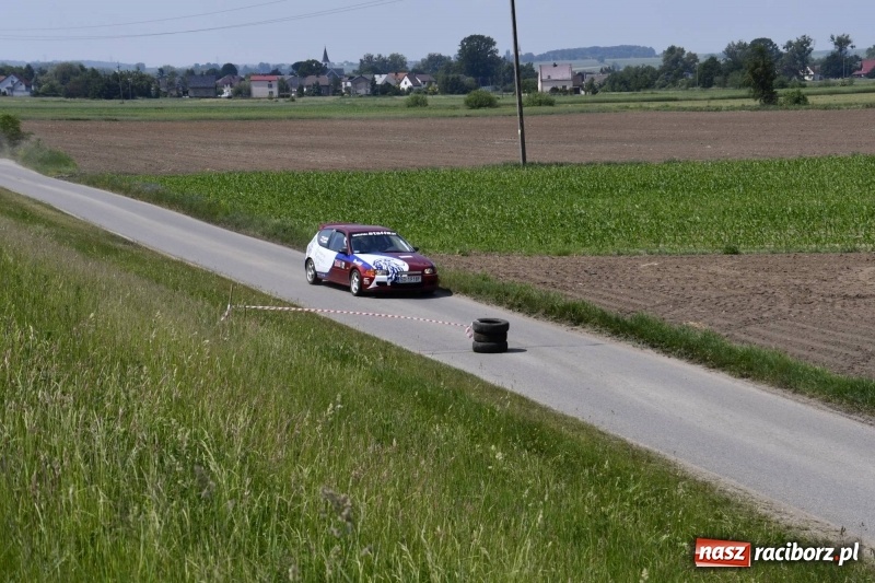 Zdjęcie w galerii na portalu naszraciborz.pl: Zapach spalin o poranku, czyli samochodowy Rajd o Puchar Burmistrza Kuźni Raciborskiej FOTO i VIDEO wiadomości z regionu