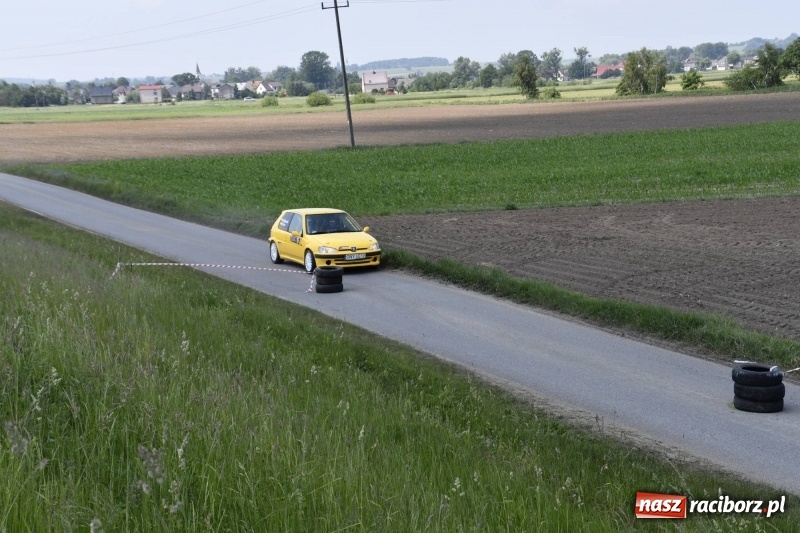 Zdjęcie w galerii na portalu naszraciborz.pl: Zapach spalin o poranku, czyli samochodowy Rajd o Puchar Burmistrza Kuźni Raciborskiej FOTO i VIDEO wiadomości z regionu