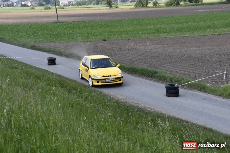 Zdjęcie w galerii na portalu naszraciborz.pl: Zapach spalin o poranku, czyli samochodowy Rajd o Puchar Burmistrza Kuźni Raciborskiej FOTO i VIDEO wiadomości z regionu