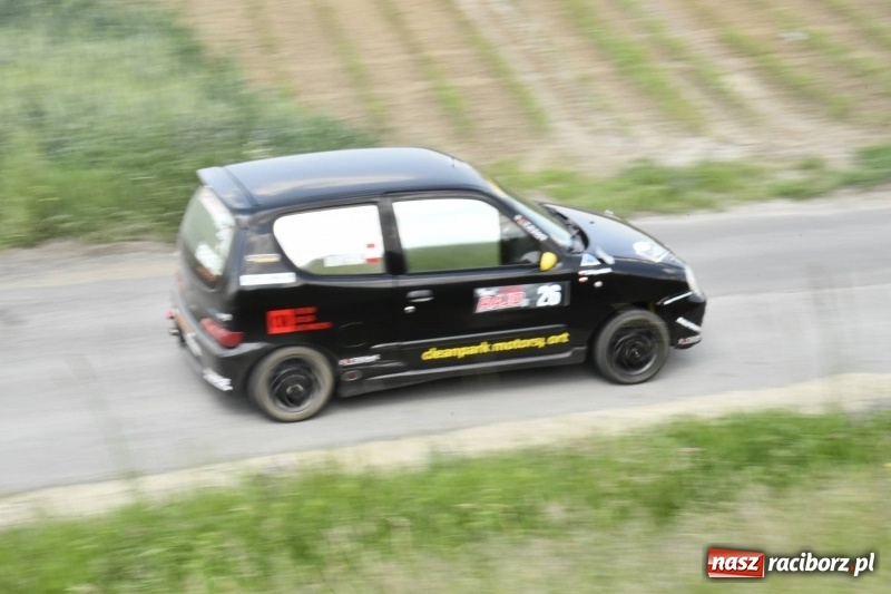 Zdjęcie w galerii na portalu naszraciborz.pl: Zapach spalin o poranku, czyli samochodowy Rajd o Puchar Burmistrza Kuźni Raciborskiej FOTO i VIDEO wiadomości z regionu
