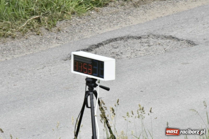 Zdjęcie w galerii na portalu naszraciborz.pl: Zapach spalin o poranku, czyli samochodowy Rajd o Puchar Burmistrza Kuźni Raciborskiej FOTO i VIDEO wiadomości z regionu