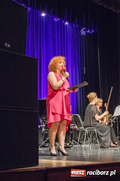 Zdjęcie w galerii na portalu naszraciborz.pl: Operetka na Dzień Matki w Raciborskim Centrum Kultury wiadomości z regionu