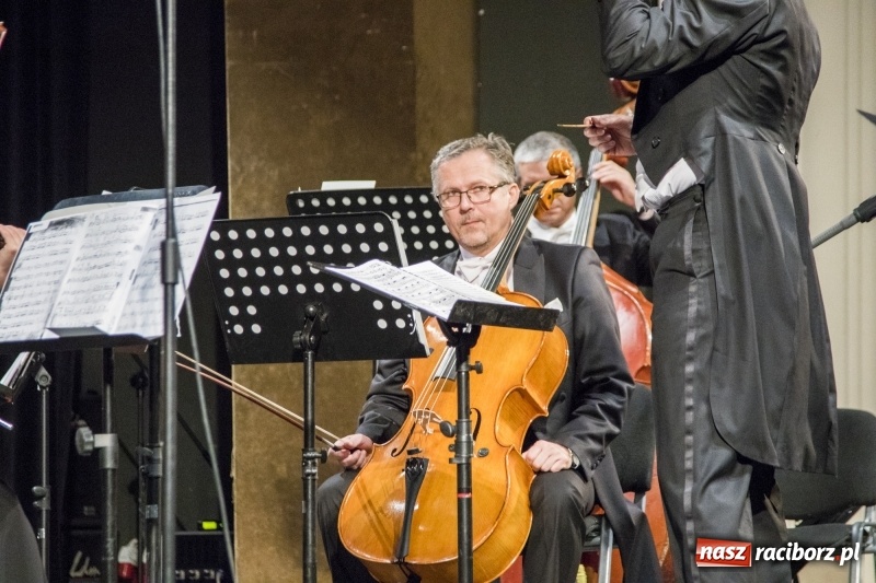 Zdjęcie w galerii na portalu naszraciborz.pl: Operetka na Dzień Matki w Raciborskim Centrum Kultury wiadomości z regionu