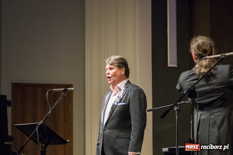 Zdjęcie w galerii na portalu naszraciborz.pl: Operetka na Dzień Matki w Raciborskim Centrum Kultury wiadomości z regionu