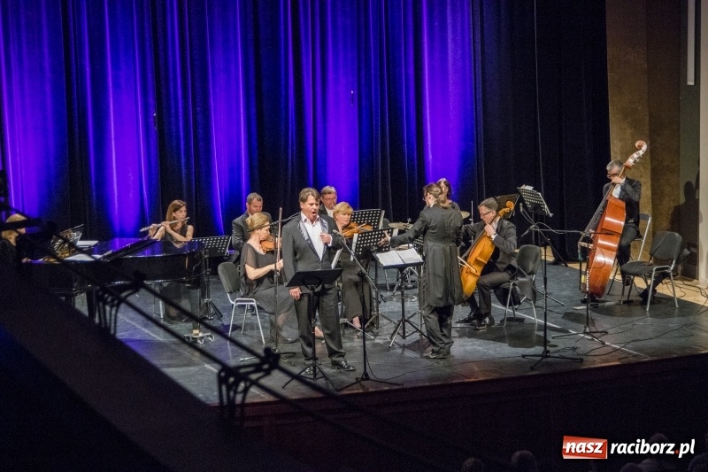 Zdjęcie w galerii na portalu naszraciborz.pl: Operetka na Dzień Matki w Raciborskim Centrum Kultury wiadomości z regionu