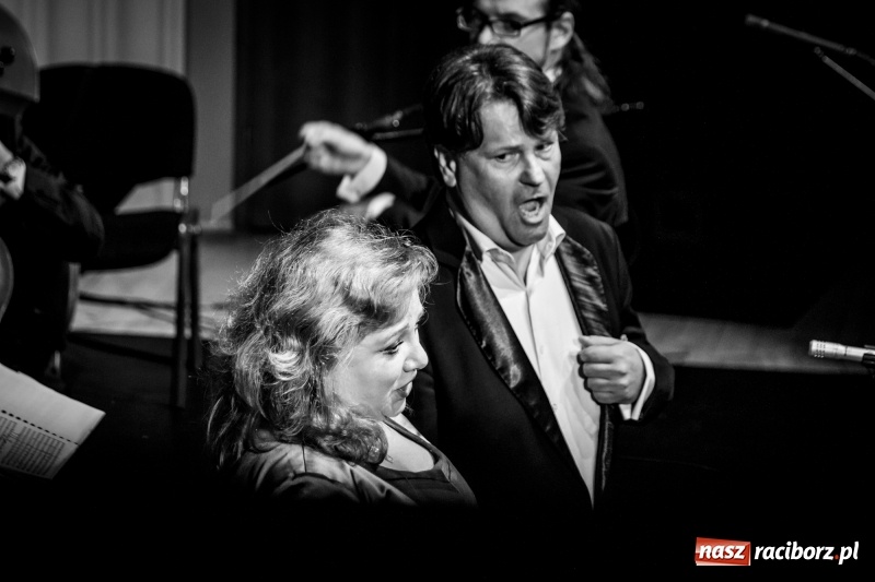 Zdjęcie w galerii na portalu naszraciborz.pl: Operetka na Dzień Matki w Raciborskim Centrum Kultury wiadomości z regionu