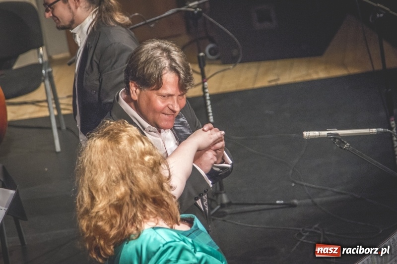 Zdjęcie w galerii na portalu naszraciborz.pl: Operetka na Dzień Matki w Raciborskim Centrum Kultury wiadomości z regionu