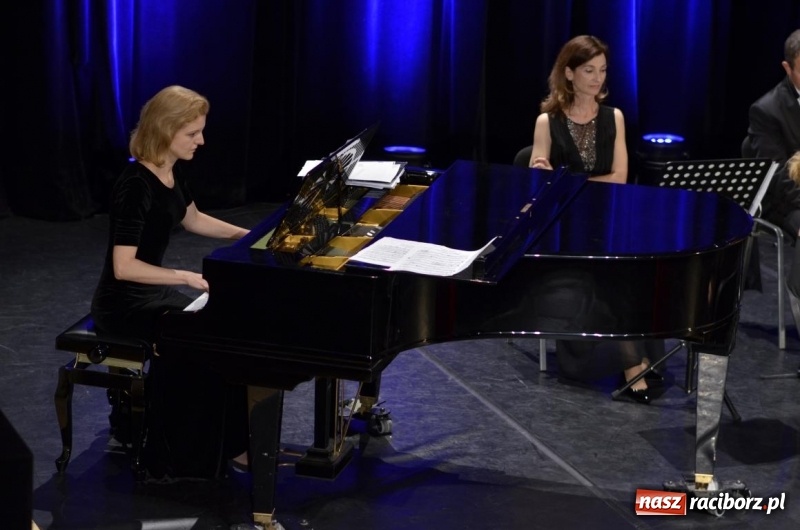 Zdjęcie w galerii na portalu naszraciborz.pl: Operetka na Dzień Matki w Raciborskim Centrum Kultury wiadomości z regionu