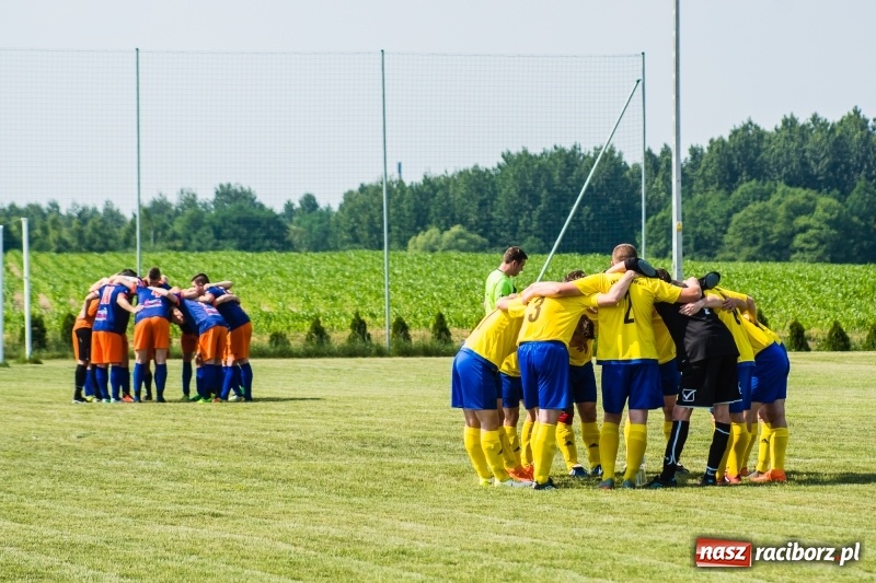 Zdjęcie w galerii na portalu naszraciborz.pl: Adamowice - Górki Śląskie: Do remisu zabrakło niewiele wiadomości z regionu