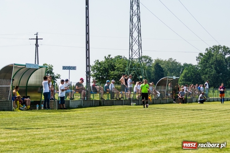 Zdjęcie w galerii na portalu naszraciborz.pl: Adamowice - Górki Śląskie: Do remisu zabrakło niewiele wiadomości z regionu