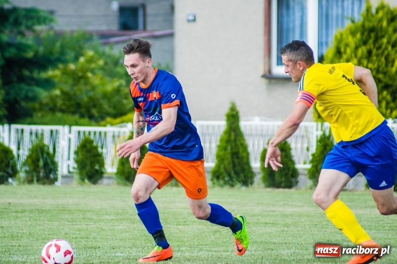 Zdjęcie w galerii na portalu naszraciborz.pl: Adamowice - Górki Śląskie: Do remisu zabrakło niewiele wiadomości z regionu