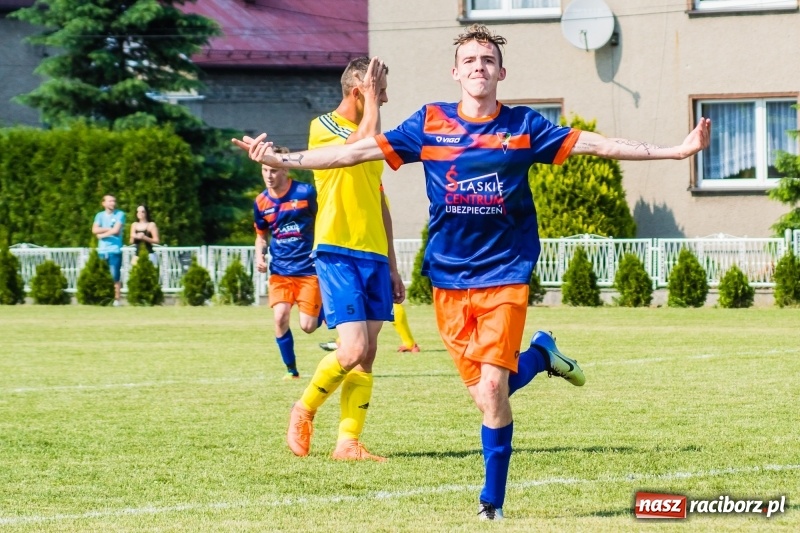 Zdjęcie w galerii na portalu naszraciborz.pl: Adamowice - Górki Śląskie: Do remisu zabrakło niewiele wiadomości z regionu