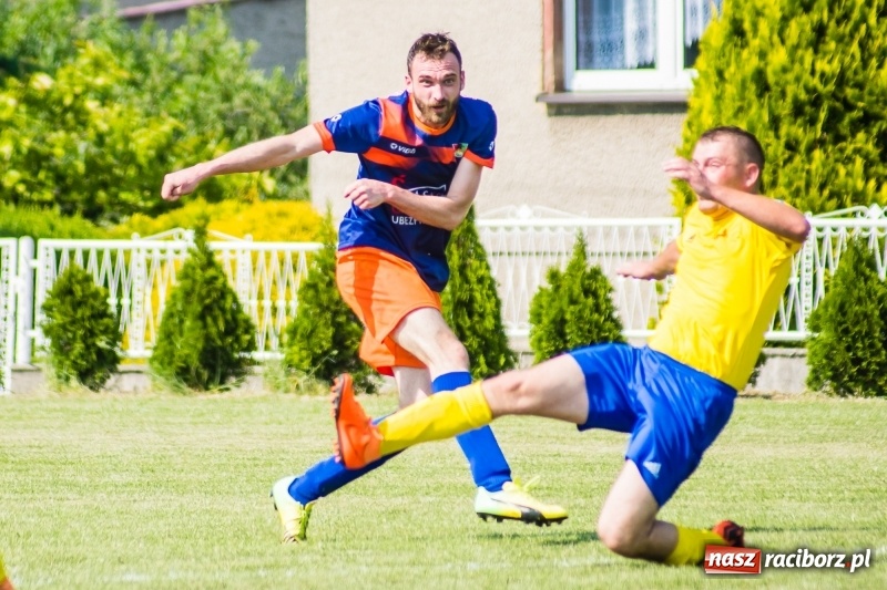 Zdjęcie w galerii na portalu naszraciborz.pl: Adamowice - Górki Śląskie: Do remisu zabrakło niewiele wiadomości z regionu