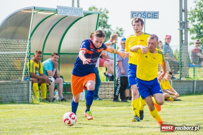 Zdjęcie w galerii na portalu naszraciborz.pl: Adamowice - Górki Śląskie: Do remisu zabrakło niewiele wiadomości z regionu