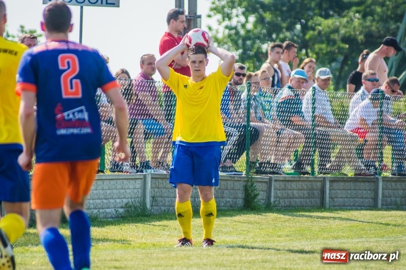 Zdjęcie w galerii na portalu naszraciborz.pl: Adamowice - Górki Śląskie: Do remisu zabrakło niewiele wiadomości z regionu