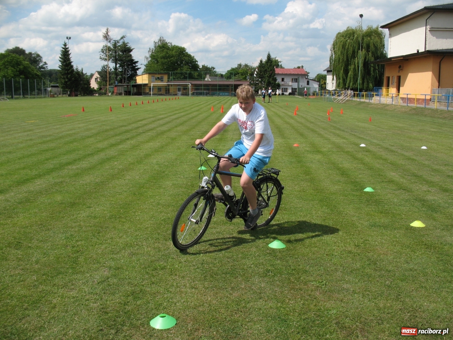 Zdjęcie w galerii na portalu naszraciborz.pl: Uratuj życie - warsztaty dotyczące bezpiecznego poruszania się rowerem wiadomości z regionu