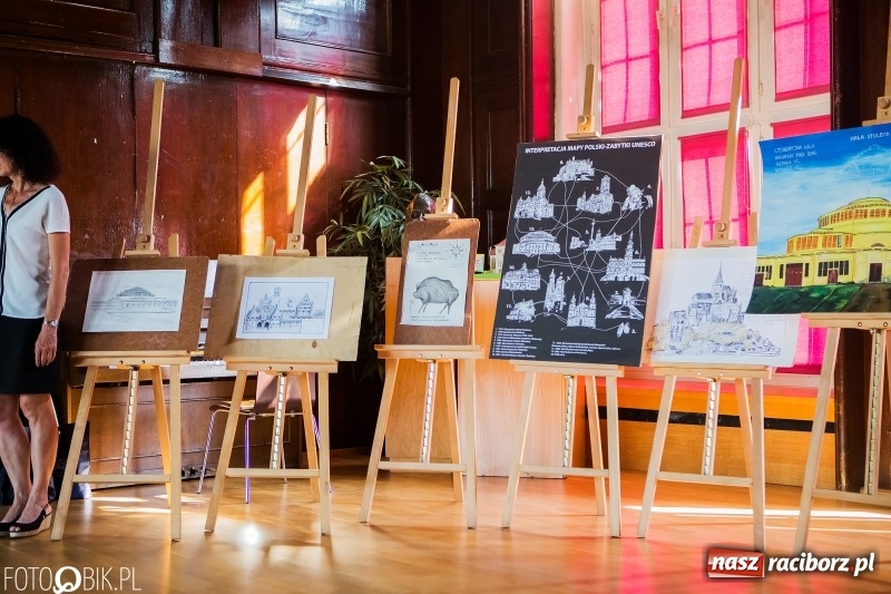 Zdjęcie w galerii na portalu naszraciborz.pl: Uroczyste rozstrzygnięcie powiatowego konkursu plastycznego w I LO wiadomości z regionu