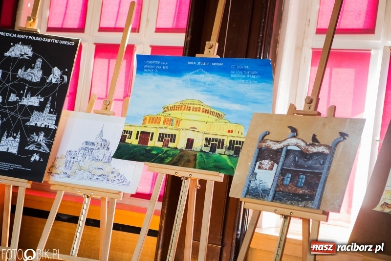 Zdjęcie w galerii na portalu naszraciborz.pl: Uroczyste rozstrzygnięcie powiatowego konkursu plastycznego w I LO wiadomości z regionu