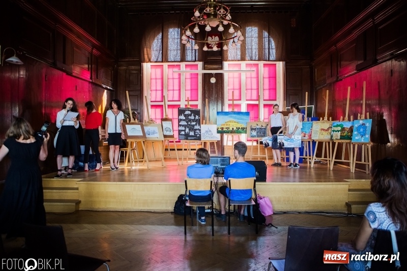 Zdjęcie w galerii na portalu naszraciborz.pl: Uroczyste rozstrzygnięcie powiatowego konkursu plastycznego w I LO wiadomości z regionu