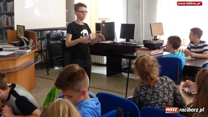 Zdjęcie w galerii na portalu naszraciborz.pl: O sztuce z Ewą Jałochowską w raciborskiej bibliotece wiadomości z regionu