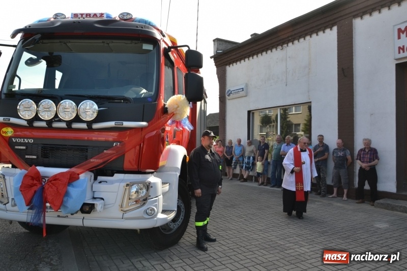 Zdjęcie w galerii na portalu naszraciborz.pl: W remizie w Zabełkowie garażuje już nowe volvo  wiadomości z regionu