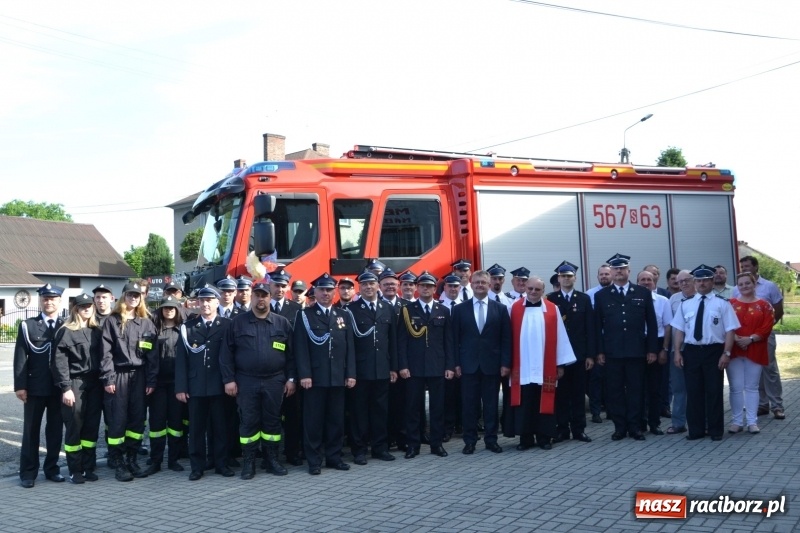 Zdjęcie w galerii na portalu naszraciborz.pl: W remizie w Zabełkowie garażuje już nowe volvo  wiadomości z regionu