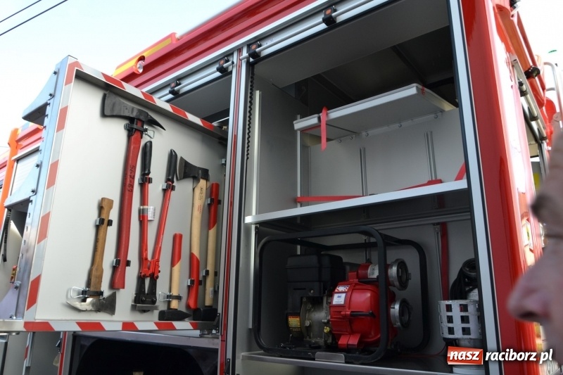 Zdjęcie w galerii na portalu naszraciborz.pl: W remizie w Zabełkowie garażuje już nowe volvo  wiadomości z regionu