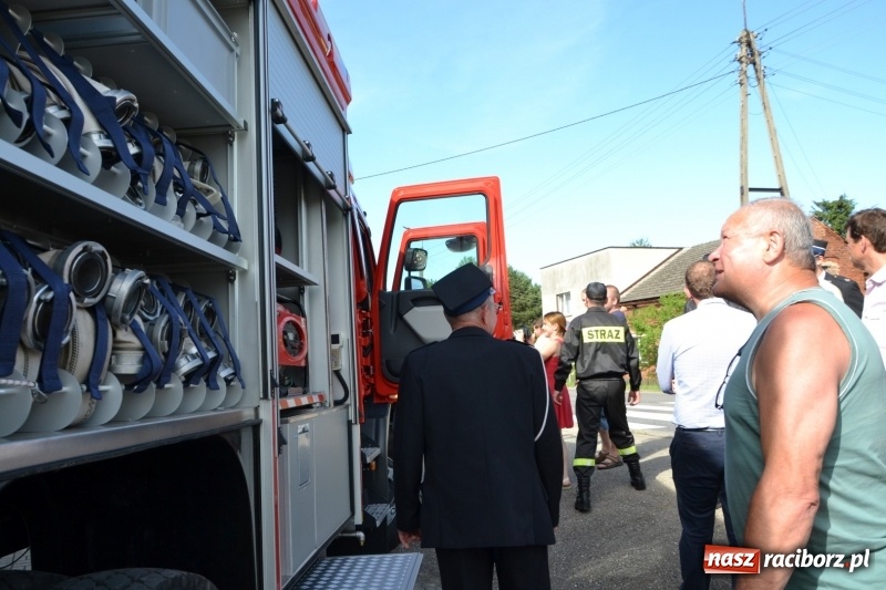 Zdjęcie w galerii na portalu naszraciborz.pl: W remizie w Zabełkowie garażuje już nowe volvo  wiadomości z regionu