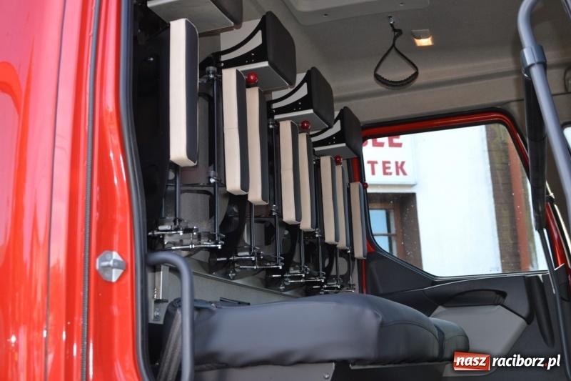 Zdjęcie w galerii na portalu naszraciborz.pl: W remizie w Zabełkowie garażuje już nowe volvo  wiadomości z regionu