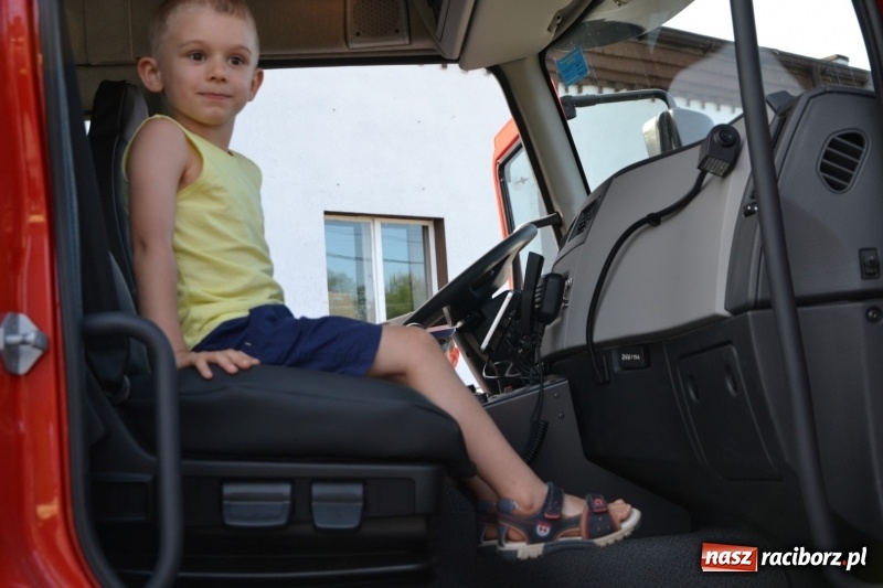 Zdjęcie w galerii na portalu naszraciborz.pl: W remizie w Zabełkowie garażuje już nowe volvo  wiadomości z regionu