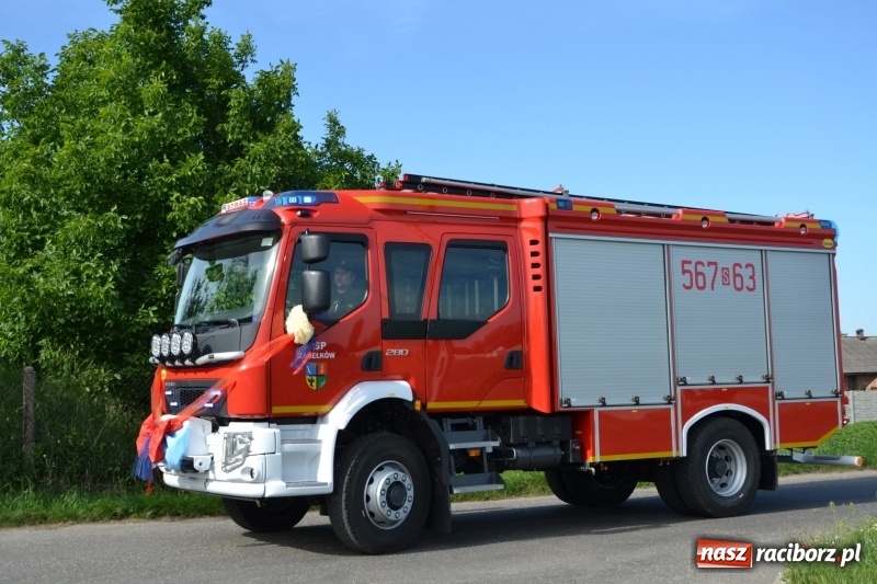 Zdjęcie w galerii na portalu naszraciborz.pl: W remizie w Zabełkowie garażuje już nowe volvo  wiadomości z regionu
