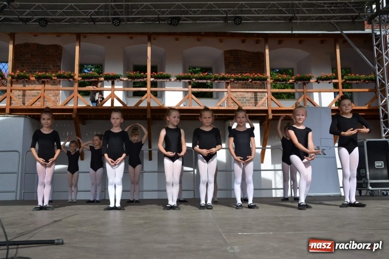 Zdjęcie w galerii na portalu naszraciborz.pl: Obchody dnia Mamy i Taty na Zamku Piastowskim za nami  wiadomości z regionu