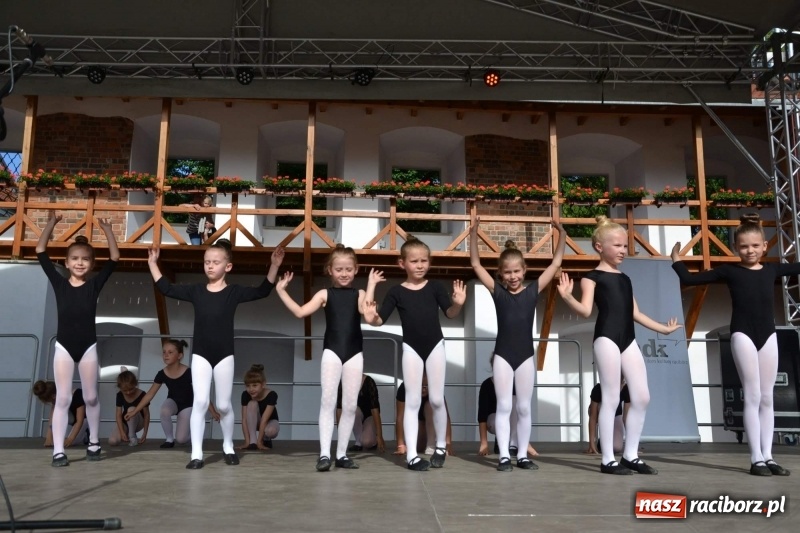 Zdjęcie w galerii na portalu naszraciborz.pl: Obchody dnia Mamy i Taty na Zamku Piastowskim za nami  wiadomości z regionu