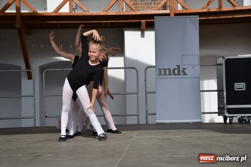 Zdjęcie w galerii na portalu naszraciborz.pl: Obchody dnia Mamy i Taty na Zamku Piastowskim za nami  wiadomości z regionu