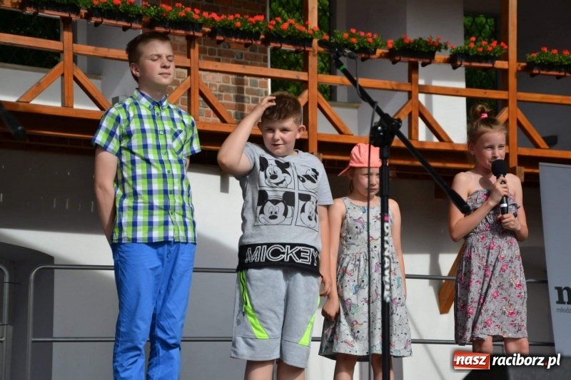 Zdjęcie w galerii na portalu naszraciborz.pl: Obchody dnia Mamy i Taty na Zamku Piastowskim za nami  wiadomości z regionu