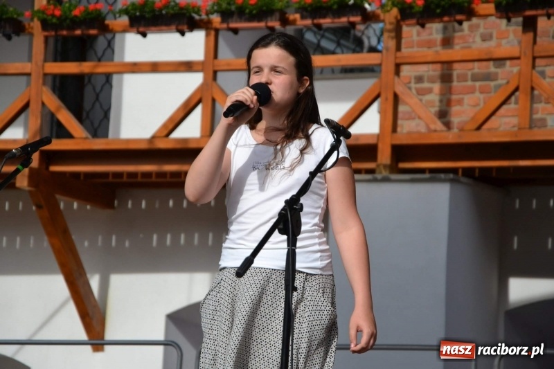 Zdjęcie w galerii na portalu naszraciborz.pl: Obchody dnia Mamy i Taty na Zamku Piastowskim za nami  wiadomości z regionu