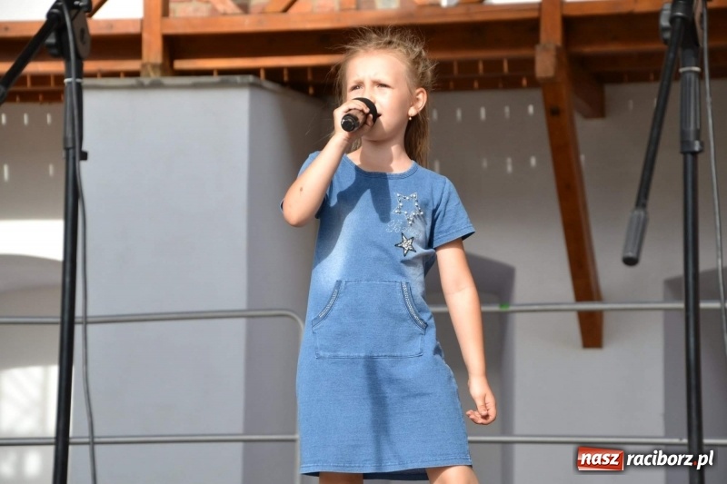 Zdjęcie w galerii na portalu naszraciborz.pl: Obchody dnia Mamy i Taty na Zamku Piastowskim za nami  wiadomości z regionu