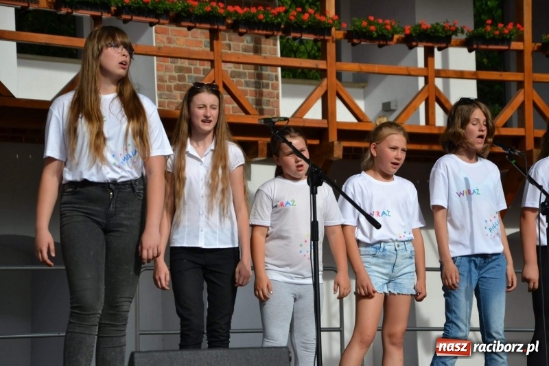 Zdjęcie w galerii na portalu naszraciborz.pl: Obchody dnia Mamy i Taty na Zamku Piastowskim za nami  wiadomości z regionu