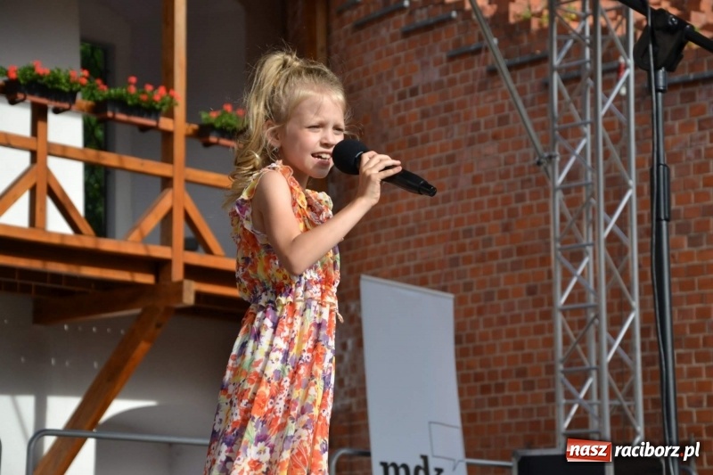 Zdjęcie w galerii na portalu naszraciborz.pl: Obchody dnia Mamy i Taty na Zamku Piastowskim za nami  wiadomości z regionu